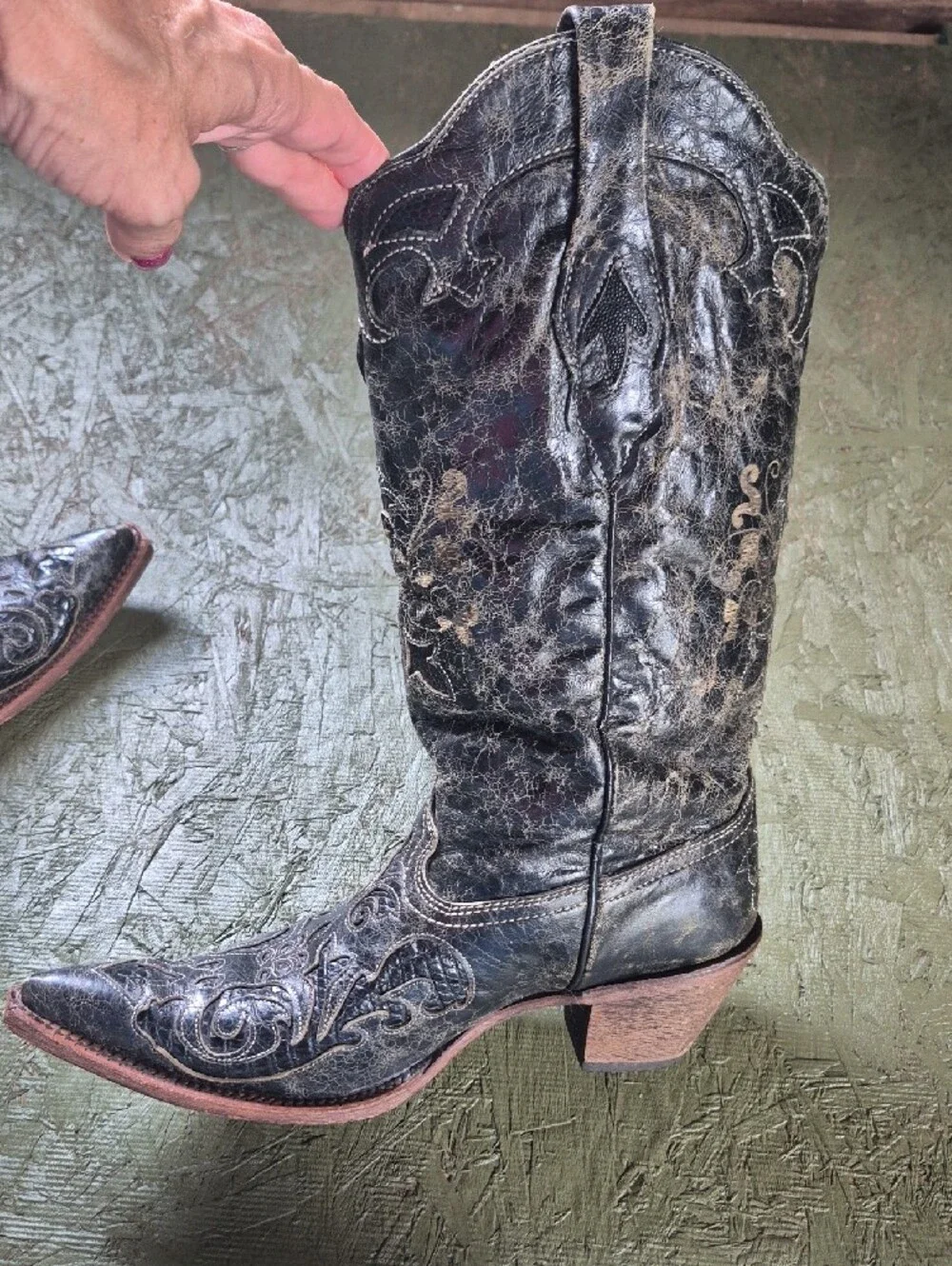 Embroidered Black Western Heeled Boots - Picture 7 of 11